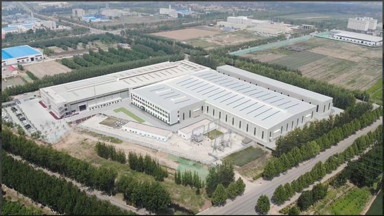 طراحی مدل سه بعدی انبار با قاب فولادی بادوام، صنعتی، راه حل های ذخیره سازی با دوام