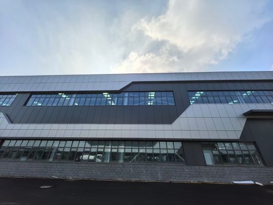 طراحی قاب صلب انبار سازه فولادی برای صنعتی با راه حل های سازگار با محیط زیست و ساخت و ساز